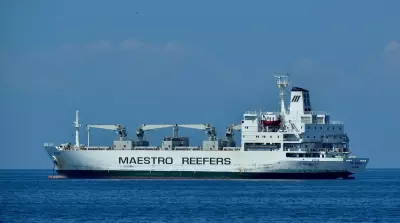French apples stranded in the Strait of Hormuz